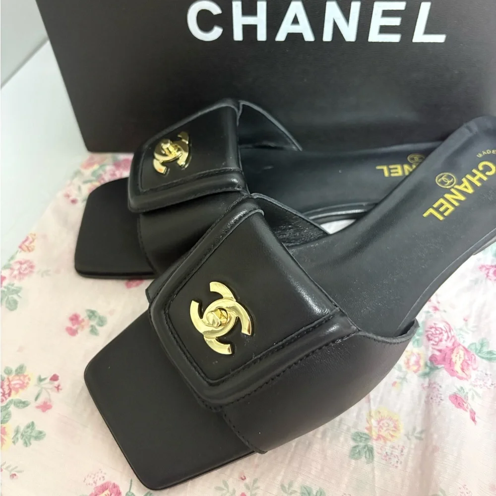 Chanel flat slide sandals. - Picture 3 of 5